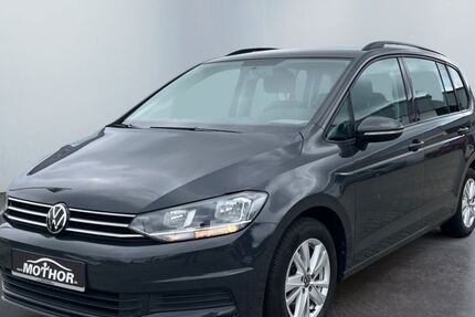 VW Touran 83.215 km 21.880 € Brandenburg 14772