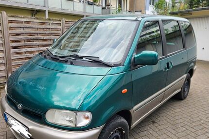 Nissan Serena 149.797 km 2.100 &euro; Köln 50931
