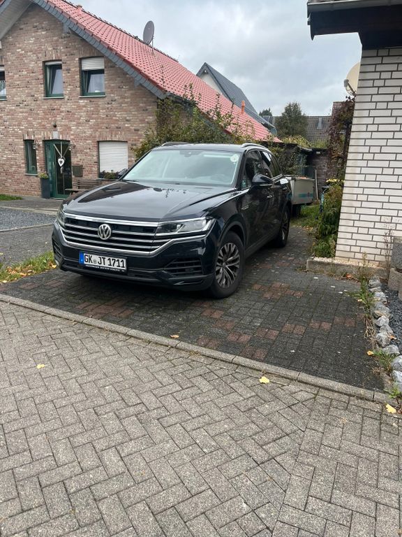 VW Touareg 154.400 km 32.400 € Übach-Palenberg 52531