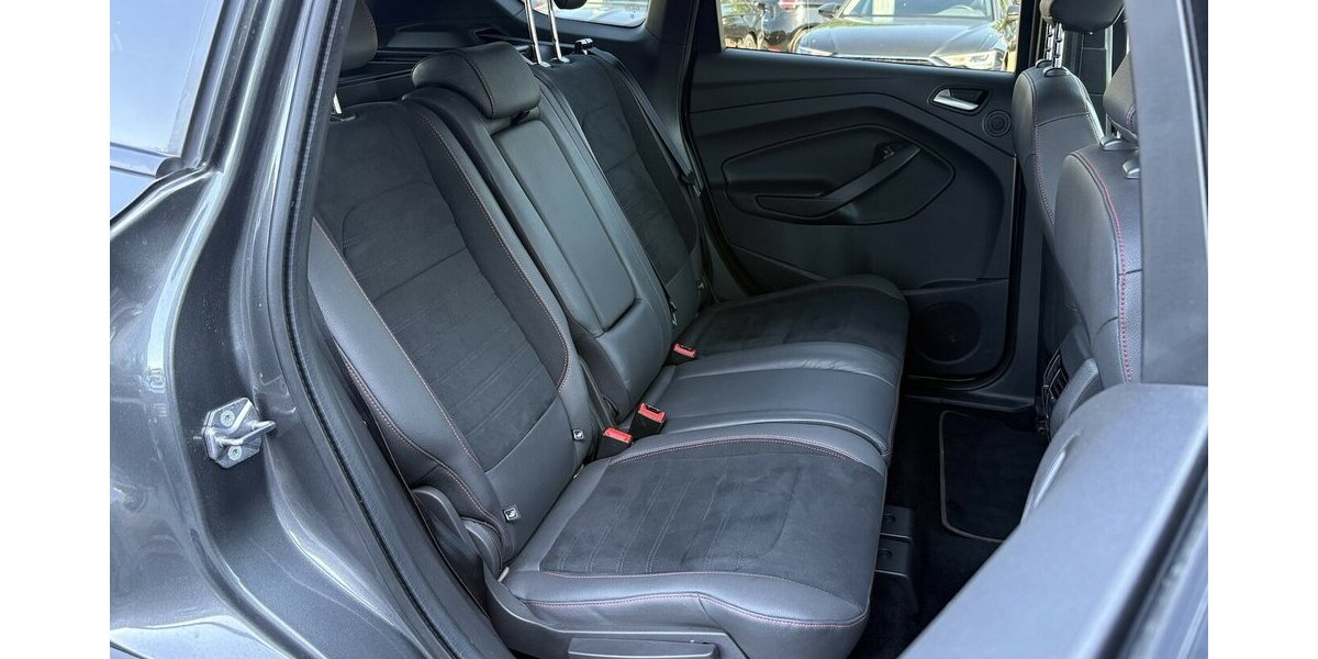 Ford Kuga 2.0 St Line SYNC/KAMERA/NAVI/SHZ/AHK/DAB 71.424 km 18.900 &euro; Villingen-Schwenningen 78054