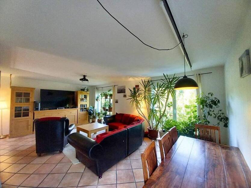 CITYHOUSE: Moderne Doppelhaushälfte mit großem Garten, Hobbyraum Souterrain, Keller, Terrasse