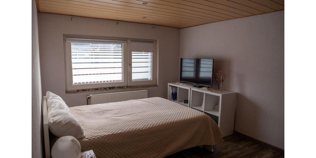 Doppelhaushälfte Wolsdorf - 7 Zimmer, 170 m&sup2;, 235.000&euro; | Angebot:26429528