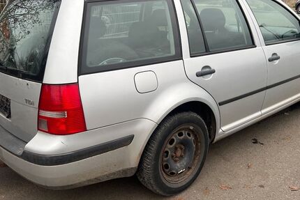 VW Golf 330.000 km 900 &euro; Rosdorf 37124