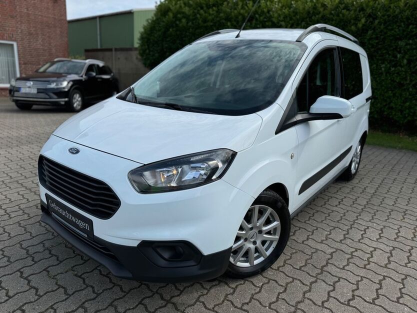 Ford Tourneo Courier 87.000 km 10.999 € Jork 21635