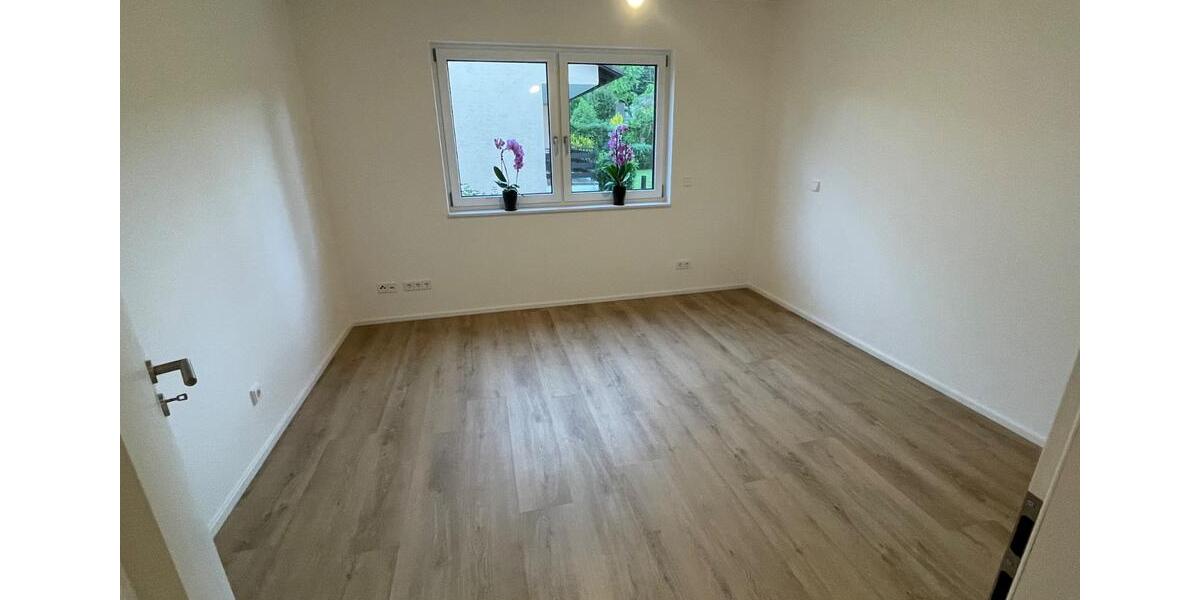 Etagenwohnung Irchenrieth - 3 Zimmer, 94 m&sup2;, 1.200&euro; | Angebot:26408105