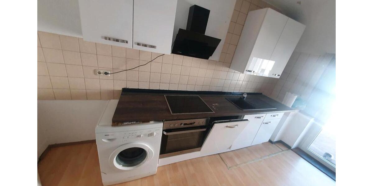 Etagenwohnung Freiburg im Breisgau - 4 Zimmer, 100 m&sup2;, 350&euro; | Angebot:26297530