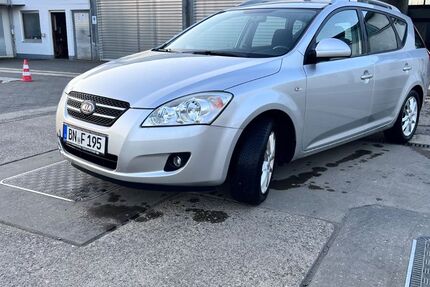 Kia ceed / Ceed 211.000 km 2.100 &euro; Bonn 53177