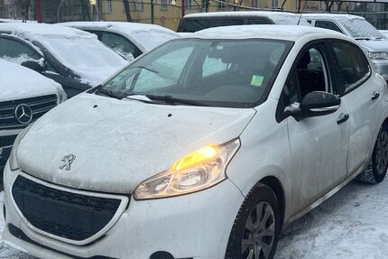 Peugeot 208 105.000 km 3.199 &euro; BERLIN 13409