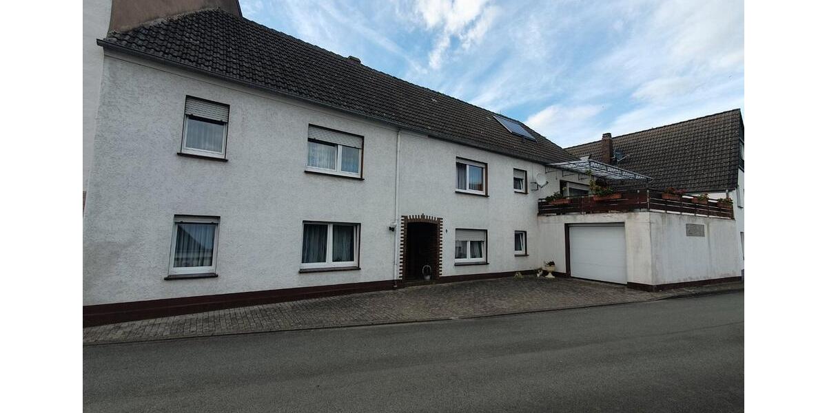 Einfamilienhaus Brakel - 12 Zimmer, 283 m&sup2;, 140.000&euro; | Angebot:27094083