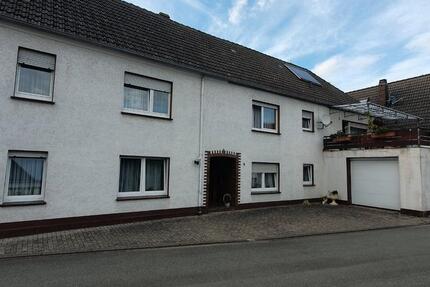 Haus Brakel - 12 Zimmer, 283 m&sup2;, 140.000&euro; | Angebot:27094083