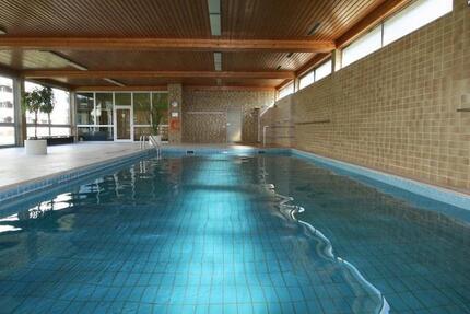 1ZKB, Schwimmbad, von Privat 1 zimmer