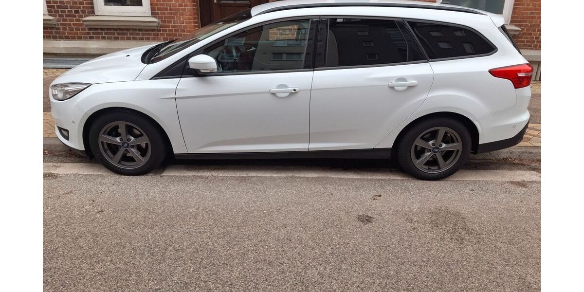 Ford Focus 127.294 km 9.350 &euro; Kiel 24114