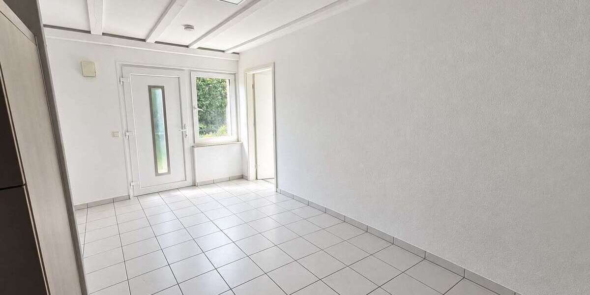 Etagenwohnung Niederkassel - 2 Zimmer, 40 m&sup2;, 560&euro; | Angebot:27345858