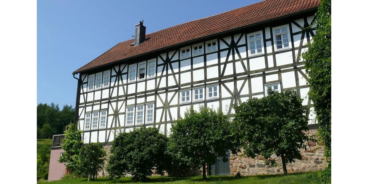 Einfamilienhaus Bad Wildungen - 7 Zimmer, 400 m&sup2;, 980.000&euro; | Angebot:21624522