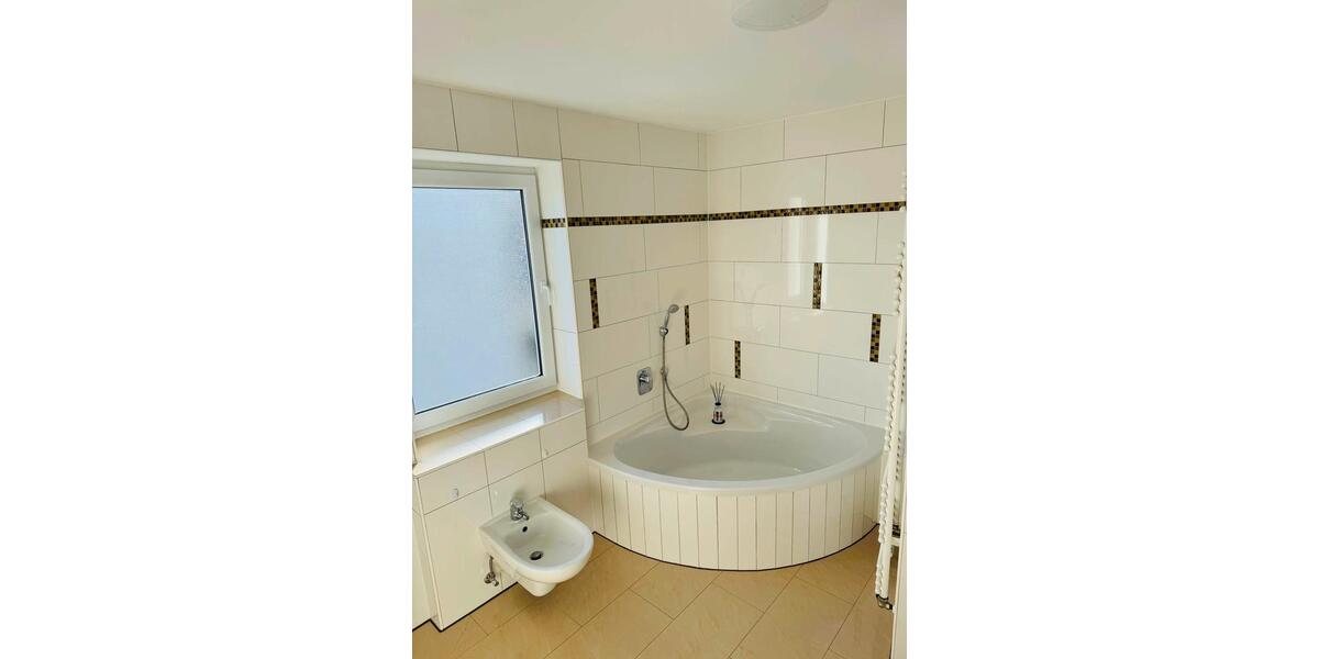 Doppelhaushälfte Künzelsau - 6 Zimmer, 180 m&sup2;, 499.000&euro; | Angebot:26822133