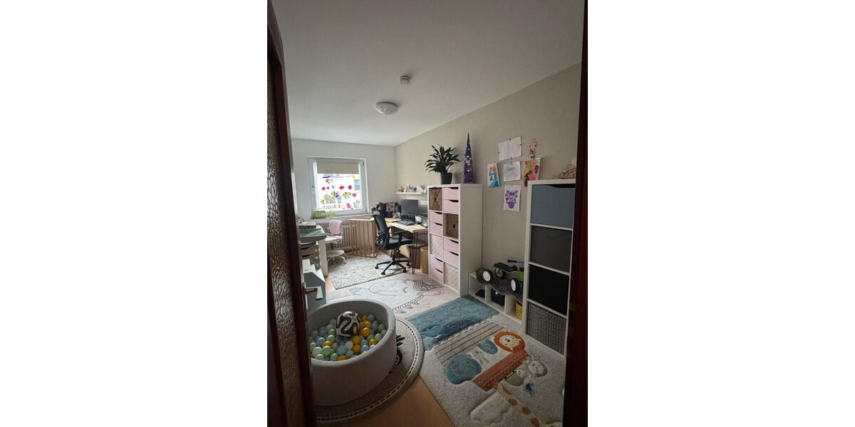 Etagenwohnung Düsseldorf Stadtbezirk 8 - 4 Zimmer, 96 m&sup2;, 1.299&euro; | Angebot:25478946