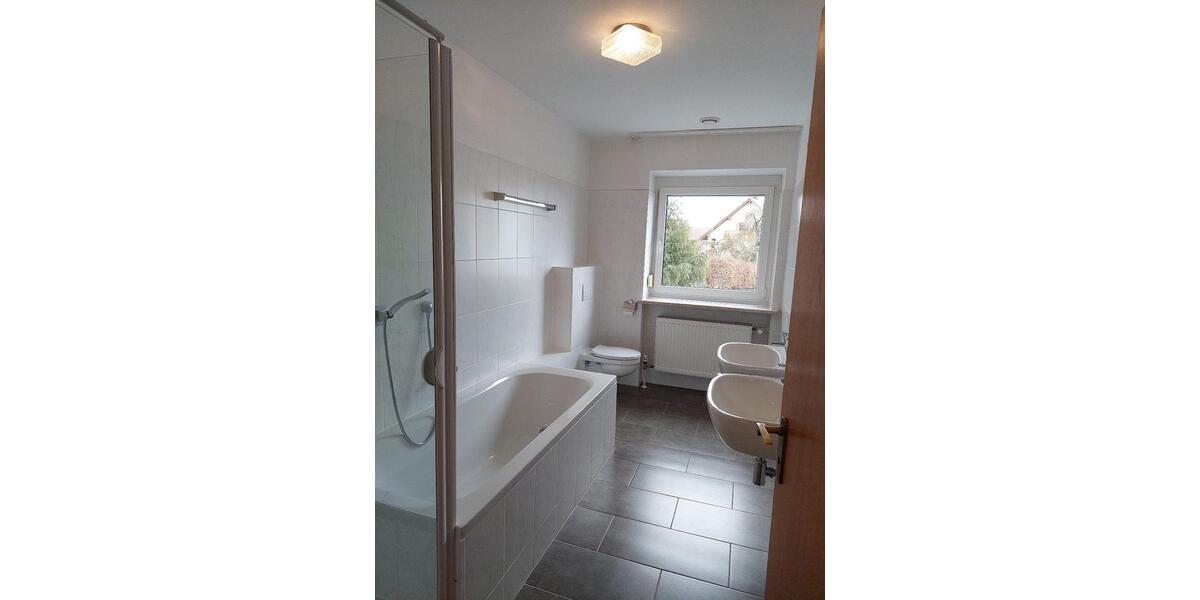 Bungalow Geltendorf - 6.5 Zimmer, 164 m&sup2;, 2.000&euro; | Angebot:25626123