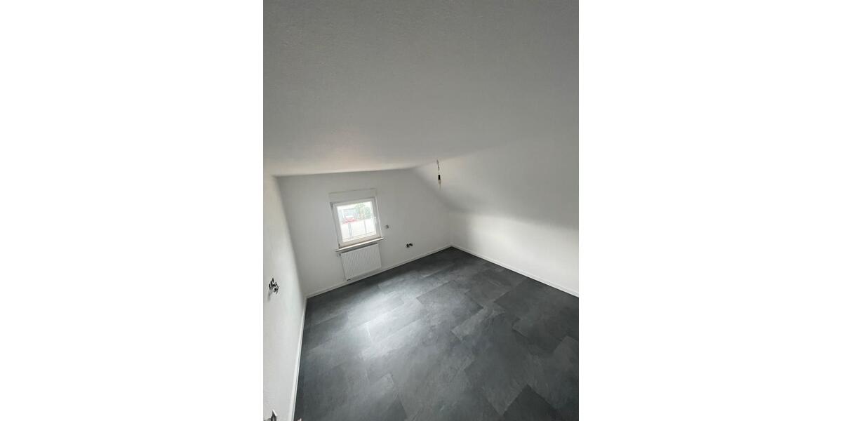Etagenwohnung Germersheim - 4 Zimmer, 120 m&sup2;, 1.750&euro; | Angebot:26411315