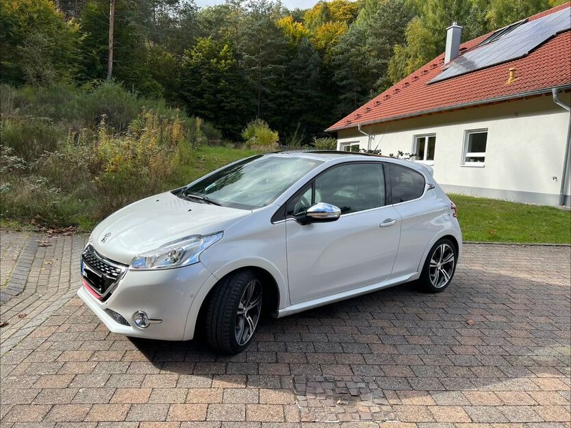 Peugeot 208 95.000 km 11.500 € Lemberg 66969