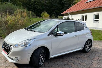 Peugeot 208 95.000 km 8.900 € Lemberg 66969
