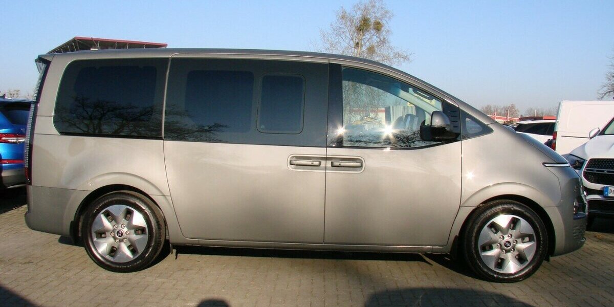 Hyundai Staria Prime 2.2CRDI 9-Sitzer ACC LED 24.308 km 36.980 &euro; Falkensee 14612