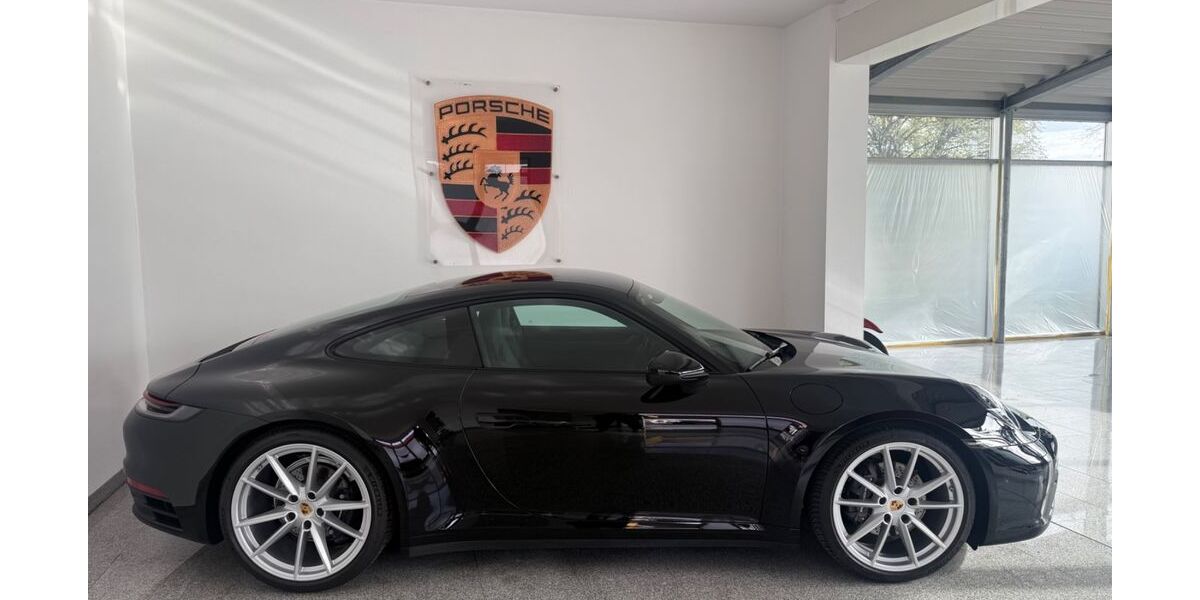 Porsche 992 41.680 km 114.980 &euro; Hallbergmoos 85399