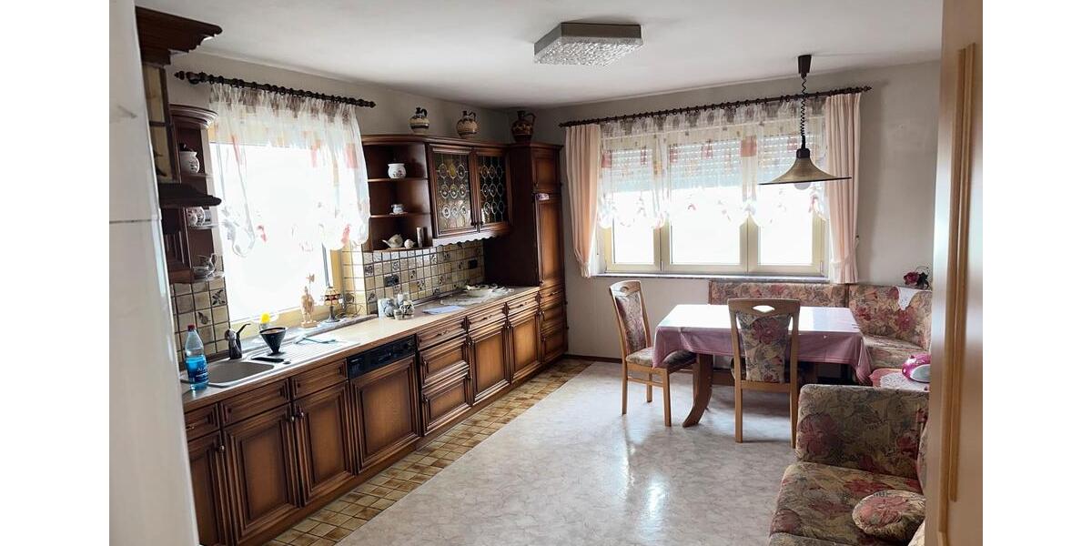 Einfamilienhaus Burkardroth - 6 Zimmer, 180 m&sup2;, 1.200&euro; | Angebot:26628083