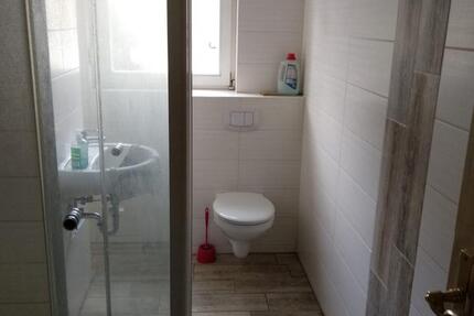 Charmante, sanierte Wohnung mit drei Zimmern, Balkon und Garten 3 zimmer