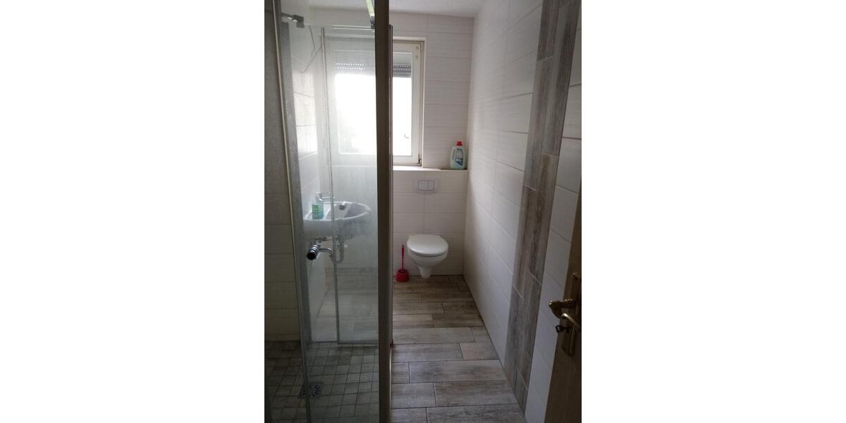 Charmante, sanierte Wohnung mit drei Zimmern, Balkon und Garten 3 zimmer