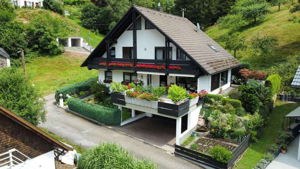 Haus zum Kaufen in Alpirsbach-Rötenbach 455.000 € 219 m²