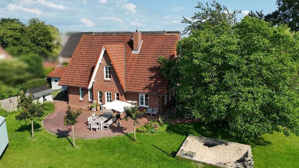 Haus zum Mieten in Hollern-Twielenfleth 3.000 € 210 m²