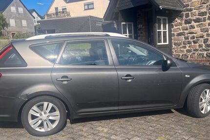 Kia ceed Sportswagon 168.464 km 4.900 &euro; Stockum Püschen 56459