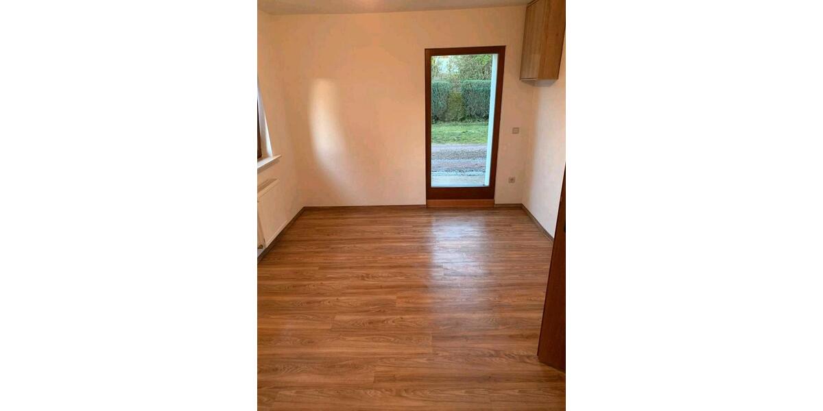 Bungalow Eisenach - 2 Zimmer, 80 m&sup2;, 875&euro; | Angebot:26523190