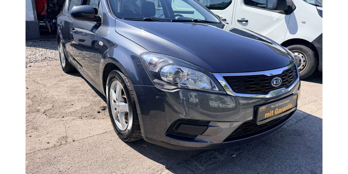 Kia ceed / Ceed 145.000 km 4.990 &euro; München 81825