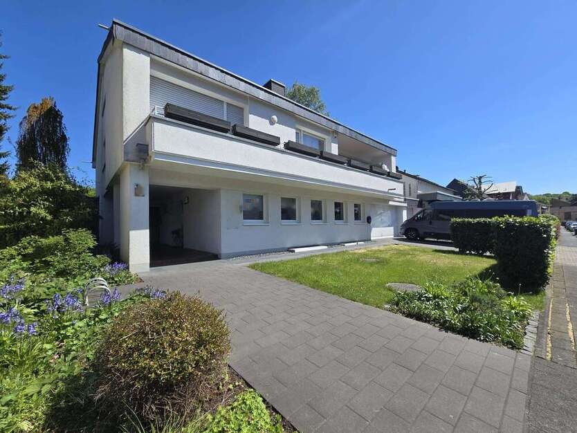 Haus zum Kaufen in Leichlingen 924.000 € 266 m²