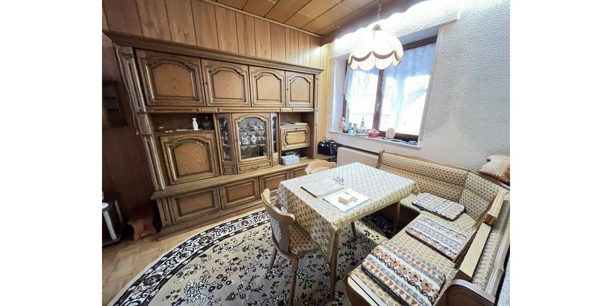 Einfamilienhaus mit großem Garten - sanierungsbedürftig mit viel Potenzial 5 zimmer