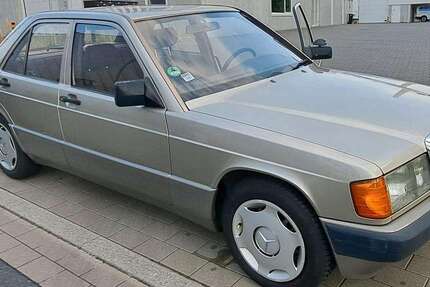 Mercedes-Benz 190 211.000 km 5.000 &euro; Essen 45329
