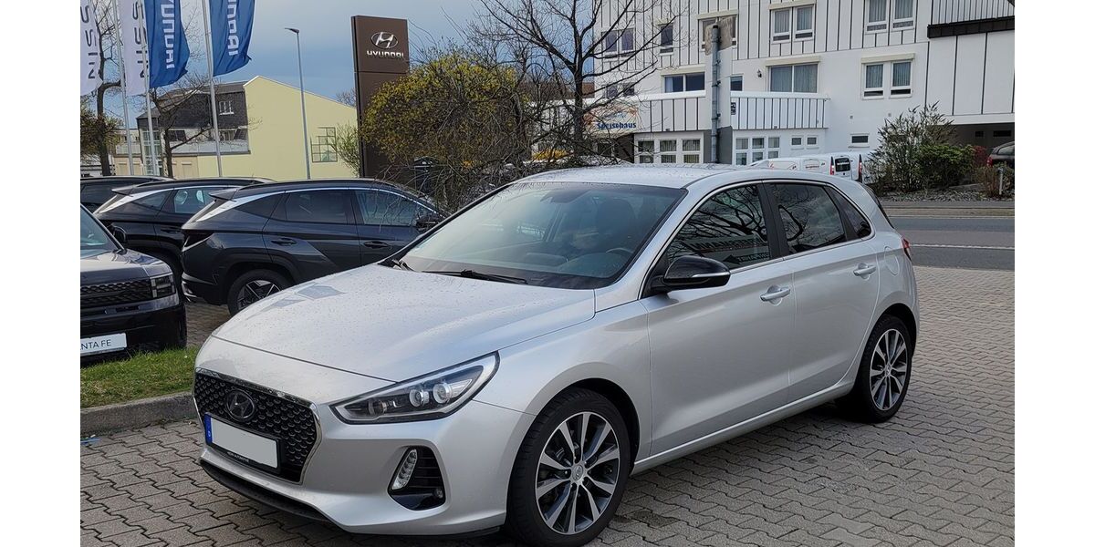 Hyundai i30 95.000 km 10.999 &euro; Dresden 01237