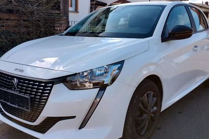 Peugeot 208 29.000 km 11.200 &euro; Homburg 66424