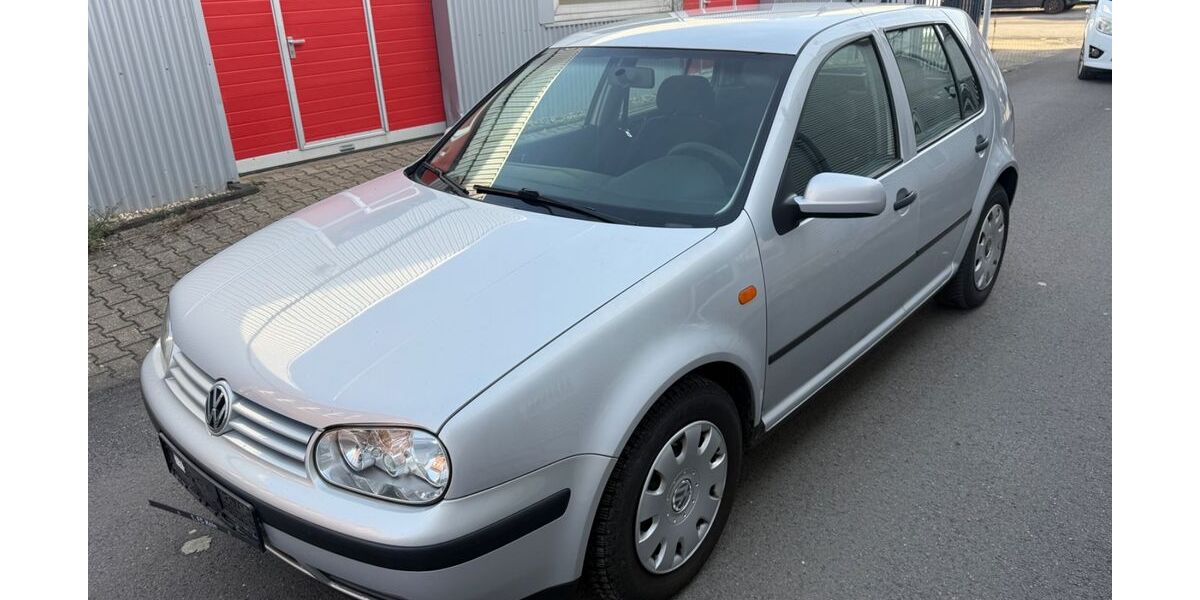 VW Golf 181.000 km 2.490 &euro; Düren 52349