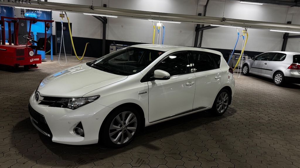 Toyota Auris 260.000 km 6.900 &euro; Bad Wildungen 34537