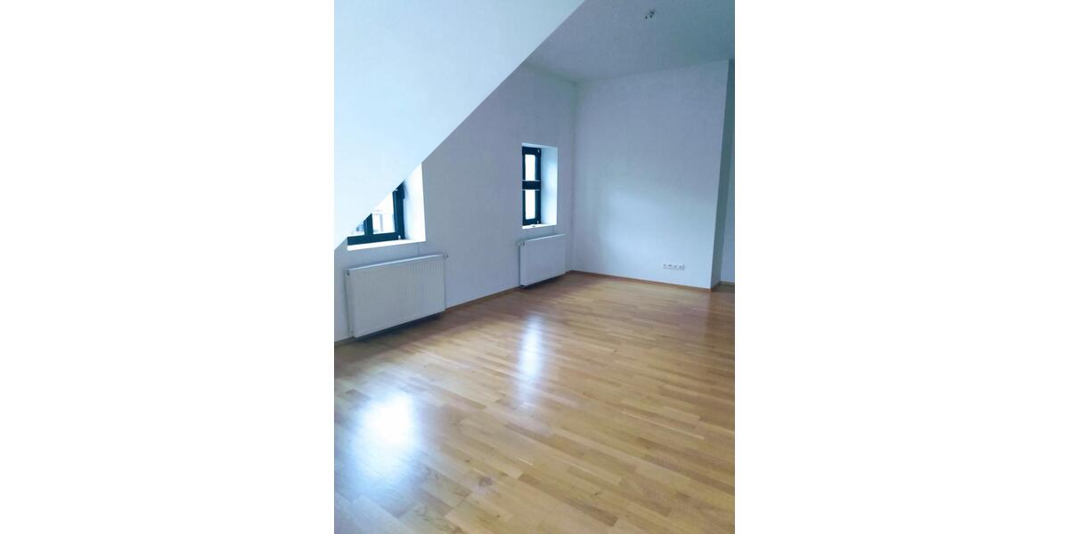Dachgeschoßwohnung Rottenburg an der Laaber - 3 Zimmer, 90 m&sup2;, 930&euro; | Angebot:25365843