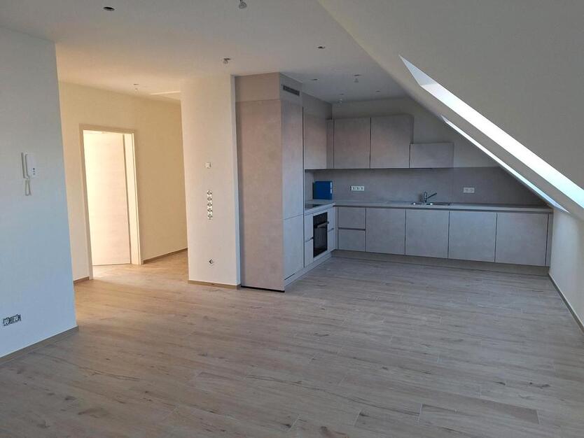 Schöne, helle DG Wohnung in Meckel, Erstbezug zimmer