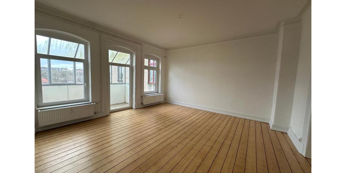 Etagenwohnung Flensburg - 5 Zimmer, 114 m&sup2;, 1.000&euro; | Angebot:25901398