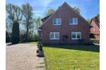 Interessantes Wohnhaus mit 2 Wohnungen, Nebengebäude und Grünland - Einfamilienhaus Stolzenau | Angebot:27142431