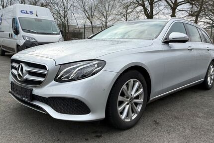 Mercedes-Benz E 220 126.089 km 20.900 &euro; Lotte 49504