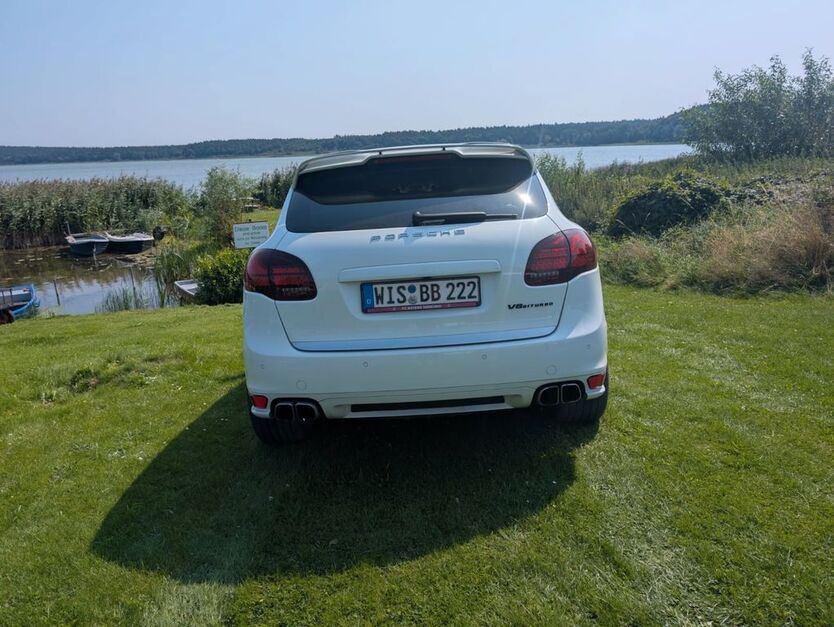 Porsche Cayenne 90.000 km 43.000 € Nakenstorf 23992