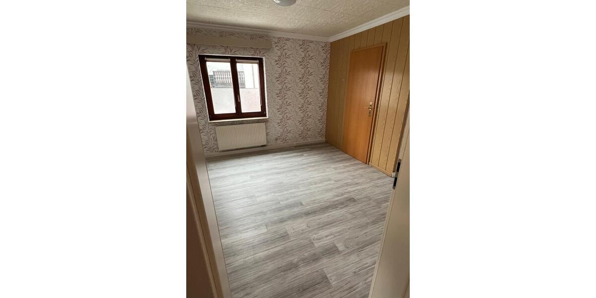 Einfamilienhaus Zella-Mehlis Mehlis - 4 Zimmer, 118 m&sup2;, 790&euro; | Angebot:26020011