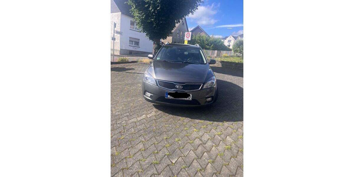 Kia ceed Sportswagon 168.000 km 5.000 &euro; Stockum Püschen 56459