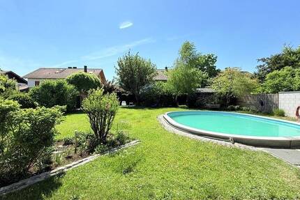 … AIGNER - elegantes Domizil in niveauvoller Umgebung mit großem Salzwasserpool + Baugrundstück ... 6 zimmer